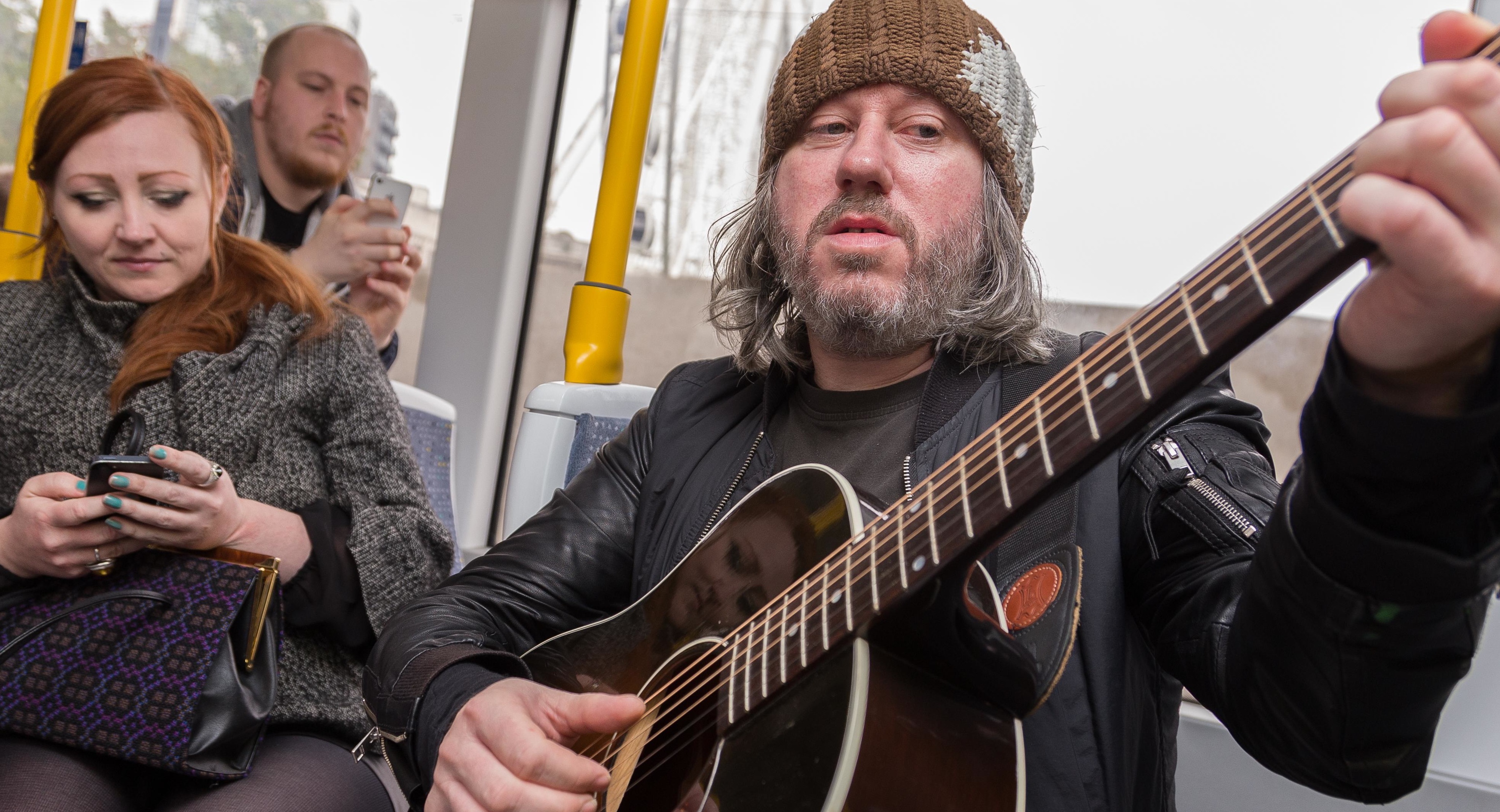 BADLY DRAWN BOY PLAYS UNANNOUNCED MINI GIG ON METROLINK TRAM News
